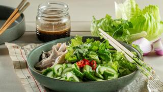 סלט עוף ומלפפונים