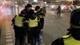 פרו-פלסטינים התפרעו באירוע חנוכה באמסטרדם, הולנד