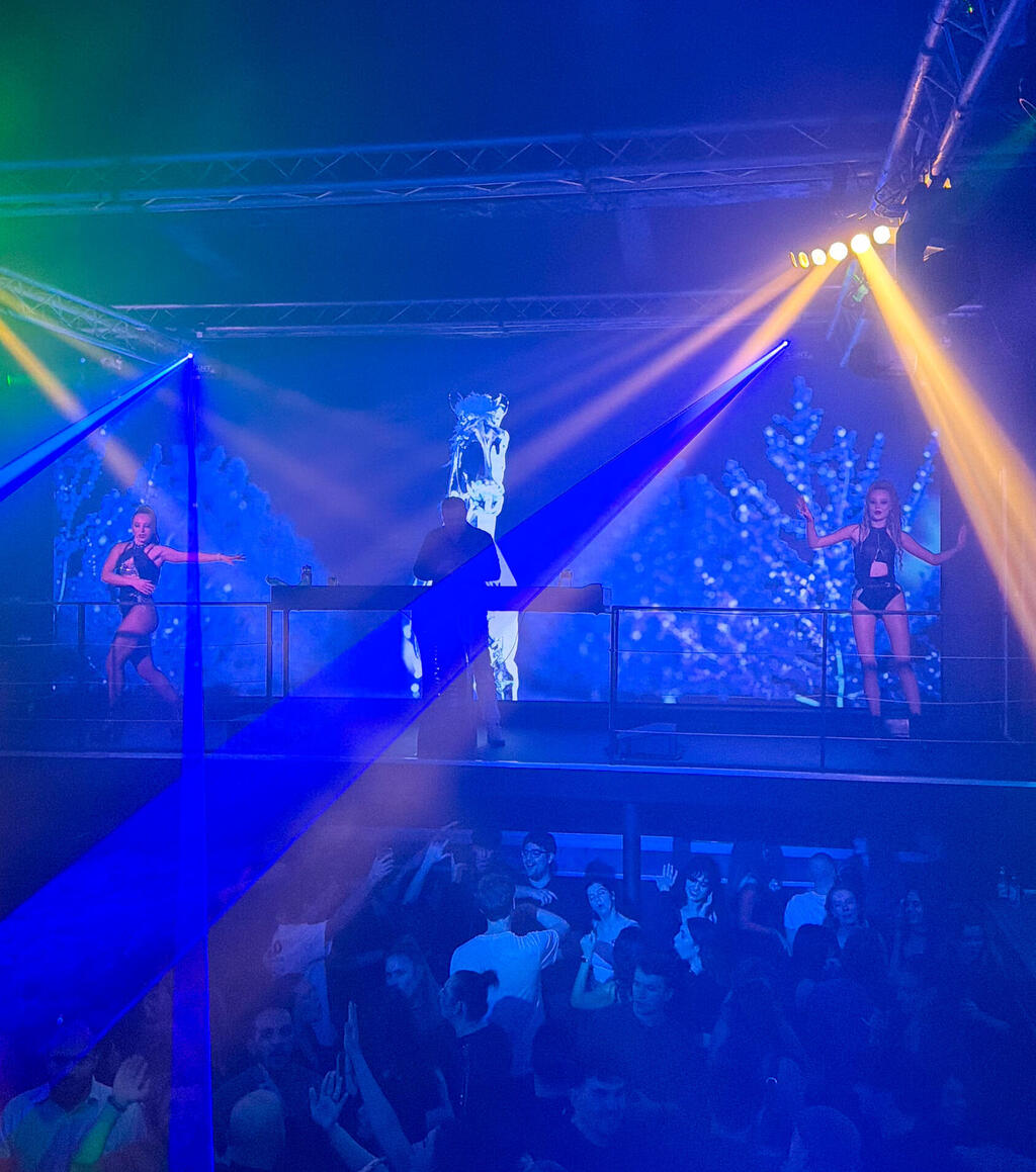 Karlovy Lazne club (Photo: Roy Elman) מועדון Karlovy Lazne