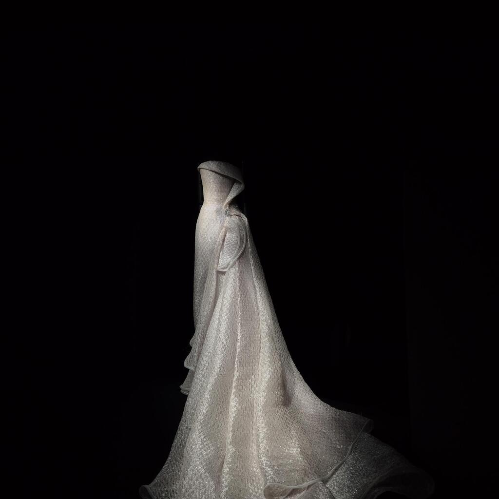 The exhibition 'Armani Privé: 2005-2025 — 20 Years of Haute Couture' (Photo: Itay Yaacov) התערוכה "ארמאני פריווה: 2025-2005 – 20 שנות הוט קוטור"