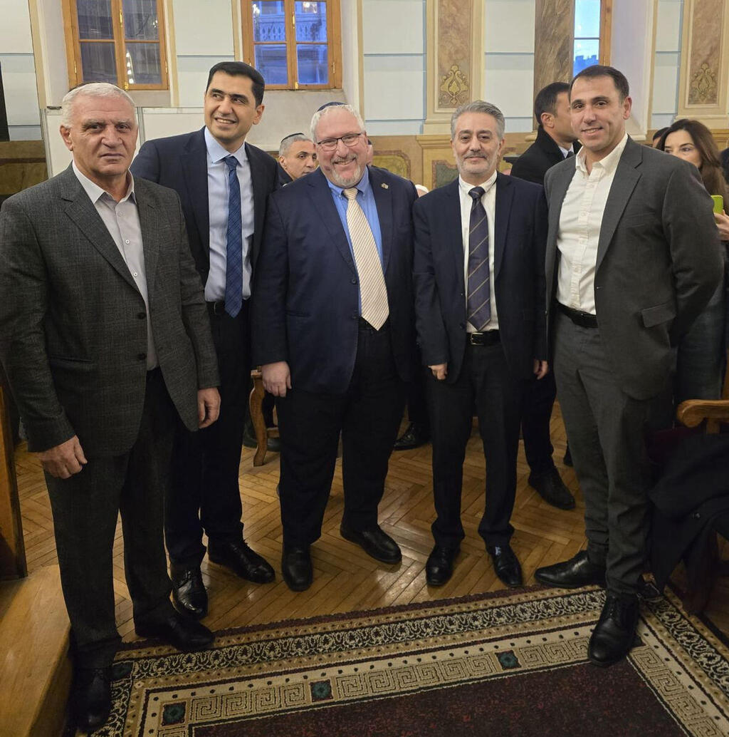 Габай Мераб Чанчалашвили, глава представительства "Натив" на Кавказе Марк Ифраимов, глава "Натива" Алон Шохам, посол Израиля в Грузии Валид Абу-Хая и консул Израиля Офир Фридман (Фото: пресс-служба "Натива") Габай Мераб Чанчалашвили, глава представительства "Натив" на Кавказе Марк Ифраимов, глава "Натива" Алон Шохам, посол Израиля в Грузии Валид Абу-Хая и консул Израиля Офир Фридман