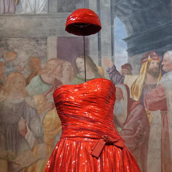 התערוכה "ג'ורג'יו ארמאני. מילאנו, מאהבה"