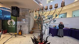 הטיל האיראני שהפך לחנוכייה בקמפוס "עלה" בבני ברק