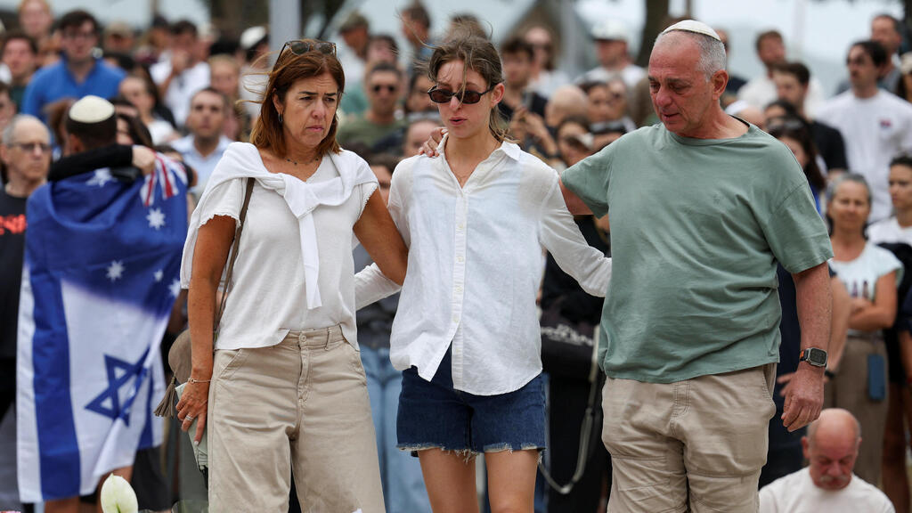 סידני חוף בונדיי יום אחרי הטבח