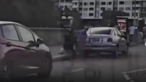 Civilian tackles Bondi Beach terrorist 