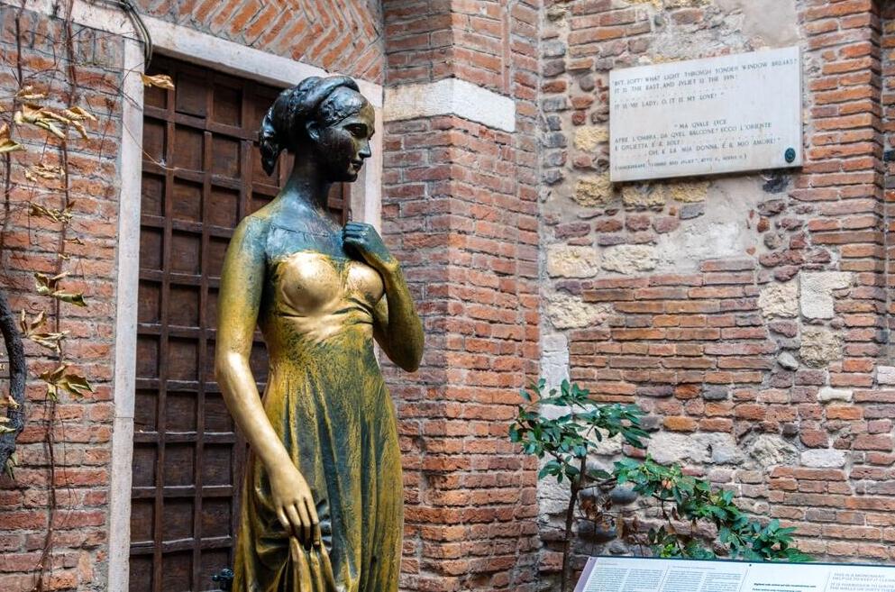 פסל יוליה המפורסם בוורונה