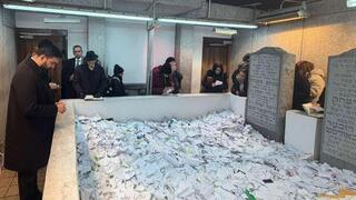 ממדאני ליד קבר הרבי מלובביץ