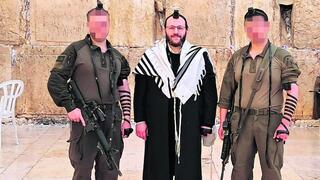 עו"ד יששכר דב אינדיג ובניו הלוחמים