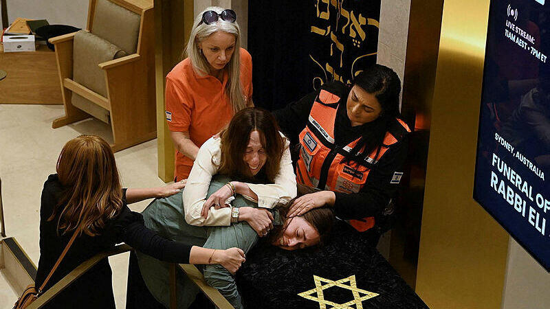 הלוויה הרב אלי שלנגר טבח בונדיי סידני אוסטרליה