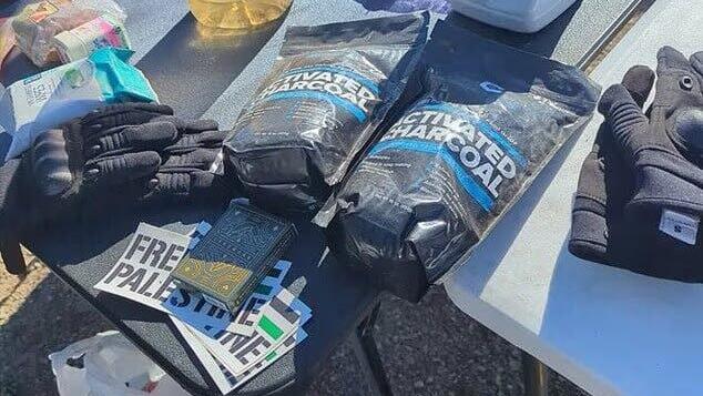 Materials and items used by activists for 'Turtle Island' ארה"ב לוס אנג'לס חומרים שנמצאו אצל אנשי החזית לשחרור אי הצבים שתכננו מתקפת טרור ב ליל השנה החדשה