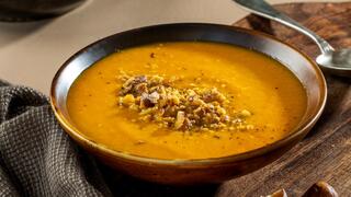 מרק כתום עם ערמונים