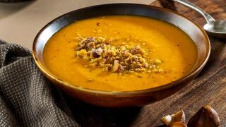 מרק כתום עם ערמונים