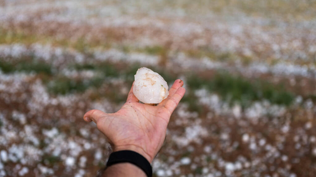 כדורי ברד ענקיים