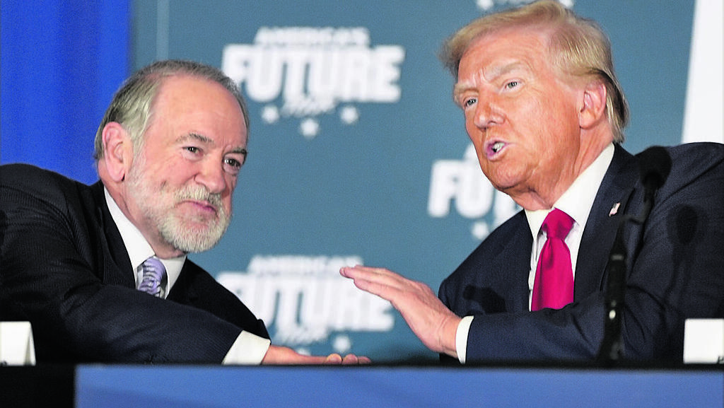  מייק האקבי, שגריר ארה"ב בישראל, עם דונלד טראמפ