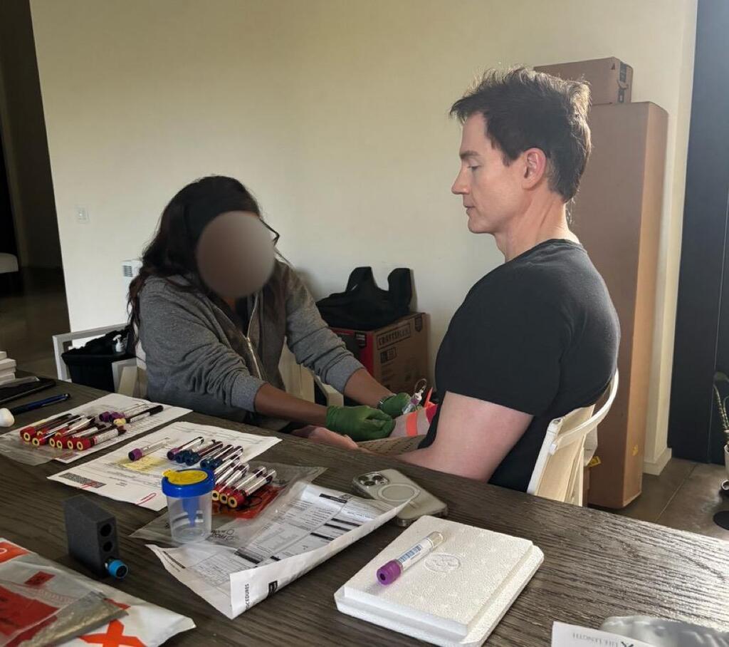 בריאן ג'ונסון ביוהאקר חיי אלמוות