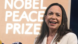 מריה קורינה מצ'אדו מנהיגת האופוזיציה ב ונצואלה אחרי קבלת פרס נובל לשלום ב אוסלו 11 בדצמבר