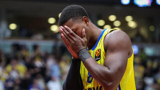 מכבי ת"א לוני ווקר ולנסיה בארנה בירושלים 