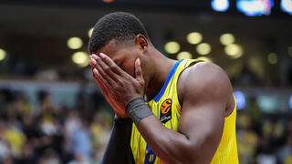 מכבי ת"א לוני ווקר ולנסיה בארנה בירושלים 