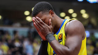 מכבי ת"א לוני ווקר ולנסיה בארנה בירושלים 