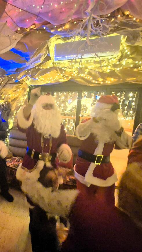 חוגגים עם סנטה