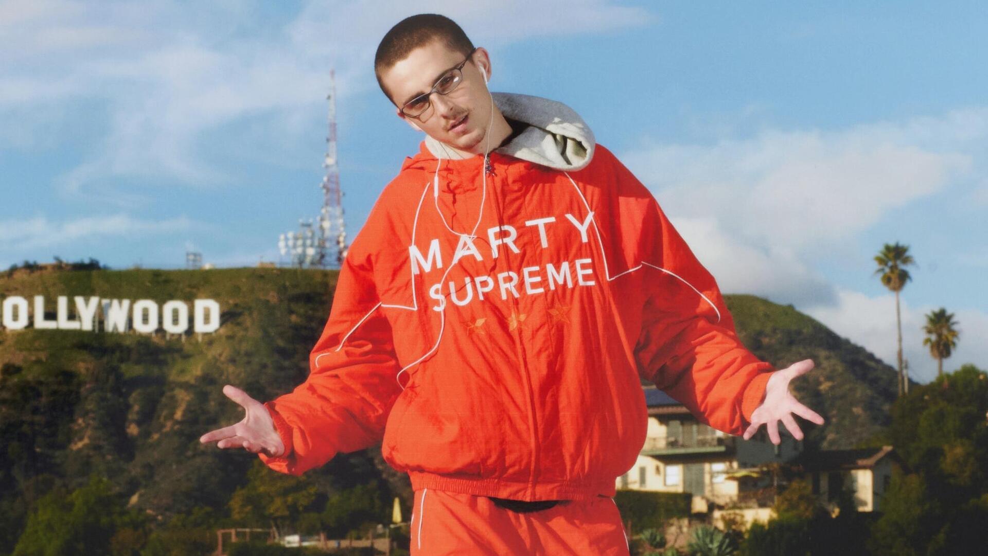 טימותי שאלאמה עם ז'קט "מרטי סופרים" בעיצוב Nahmias