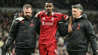 איסאק יוצא אחרי הפציעה