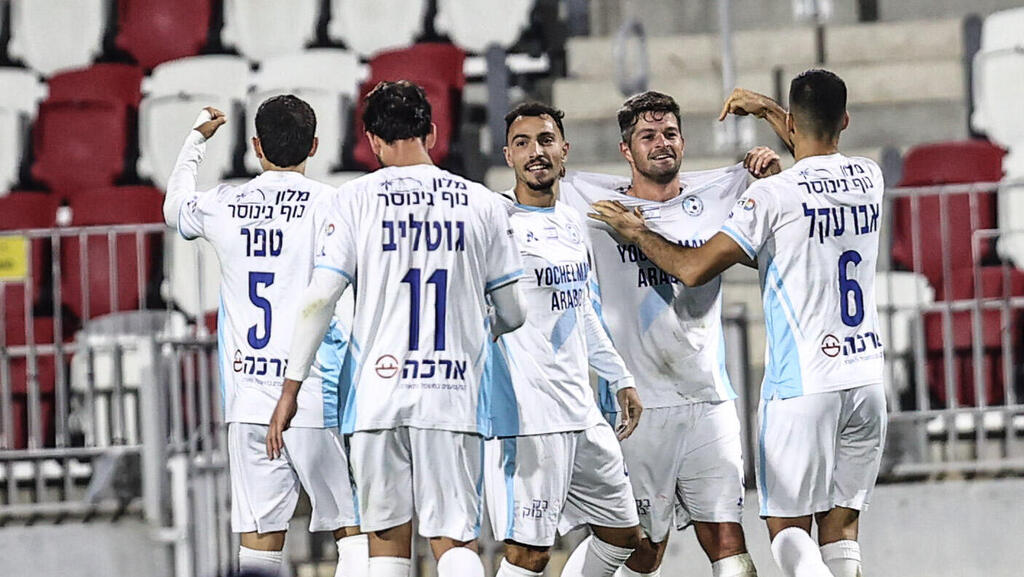 שחקני טבריה חוגגים