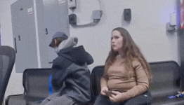 גנב בחנות וולמארט באוהיו ניסה לירות בשוטר מטווח אפס