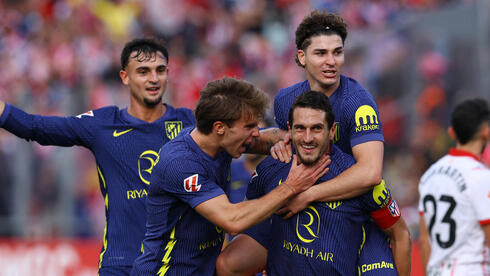 קוקה חוגג שער 50 באתלטיקו מדריד 