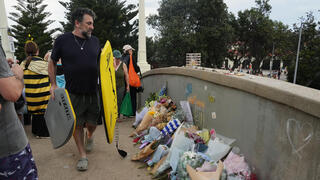 אוסטרליה סידני טקס זיכרון בונדיי ביץ' שבוע ל פיגוע 