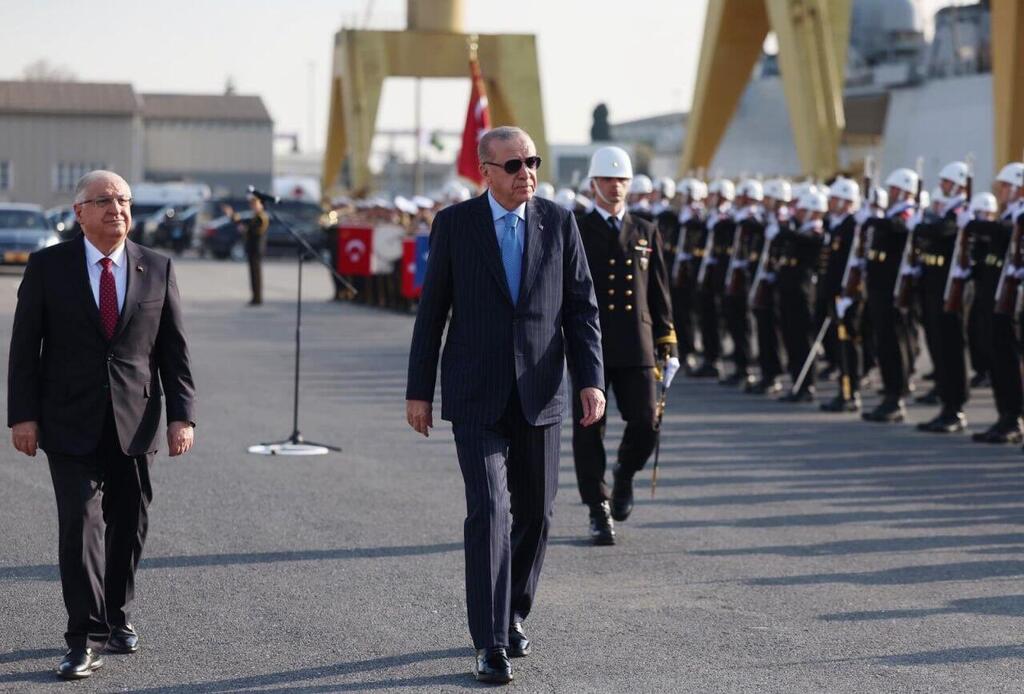 נשיא טורקיה בטקס מסירת כלי שיט צבאיים לחיל הים הטורקי