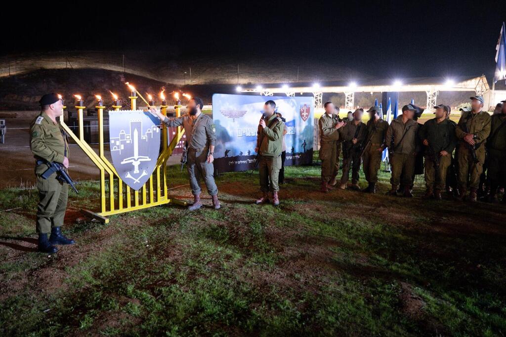 הרמטכ"ל אייל זמיר מדליק נרות חנוכה עם חיילים מיחידת החשמונאים