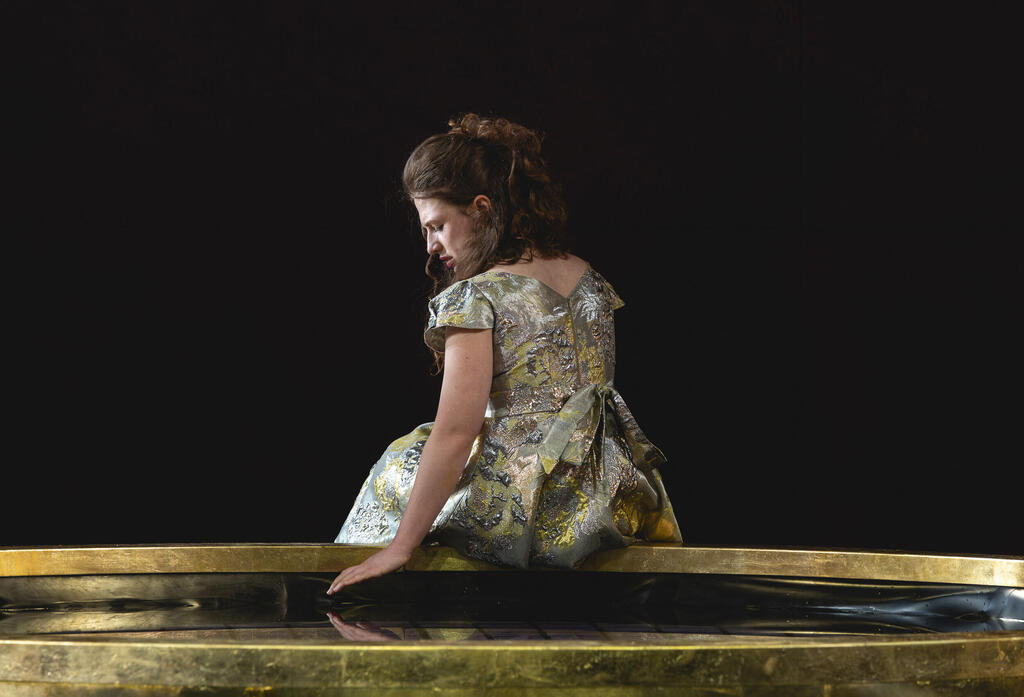 Нета Рот в роли Саломеи 