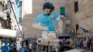 גרפיטי של מראדונה, גיבור העיר