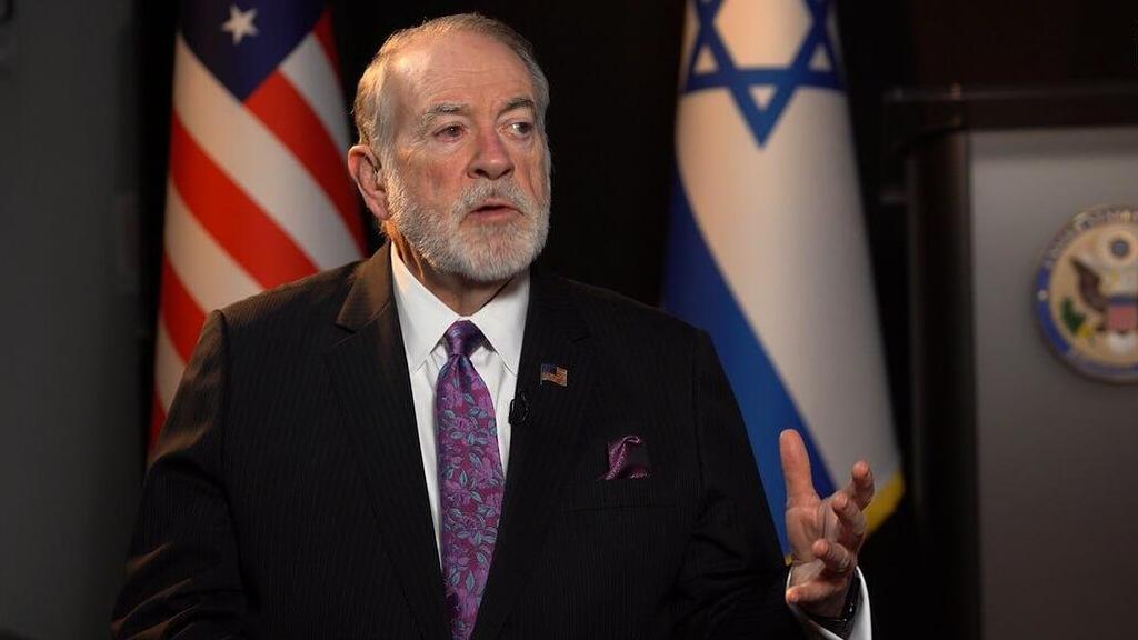 ראיון עם מייק האקבי