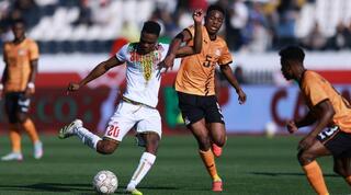 ממאדו סנגארה בועט