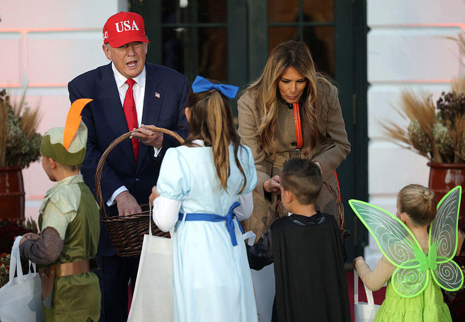 הכל העמדת פנים? (צילום: Alex Wong/Getty Images) מלניה טראמפ