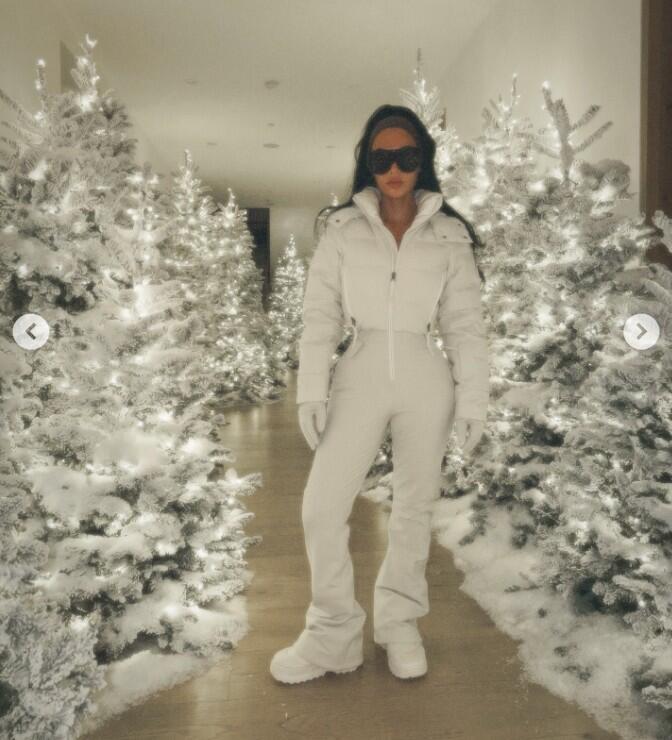 חמים ונעים? (צילום: אינסטגרם) קים קרדשיאן