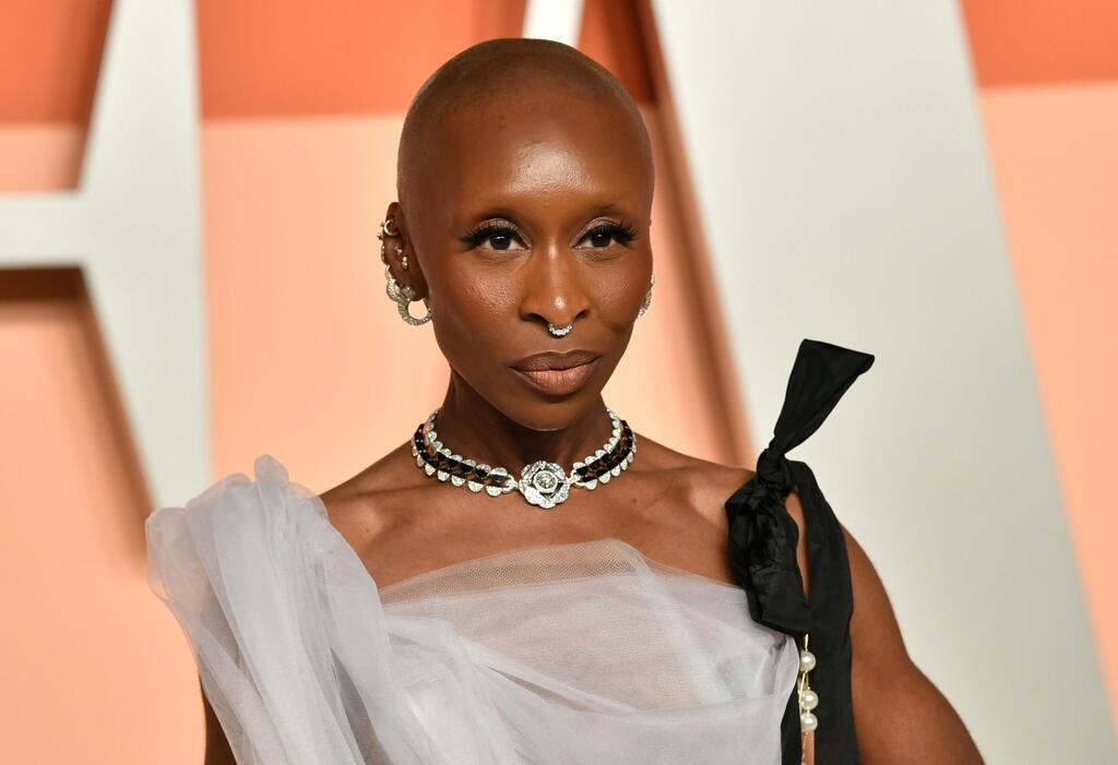 סינתיה אריבו במסיבת האוסקר של וניטי פייר, 2025