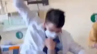 סרטון ויראלי הודו מכות בין רופא ומטופל