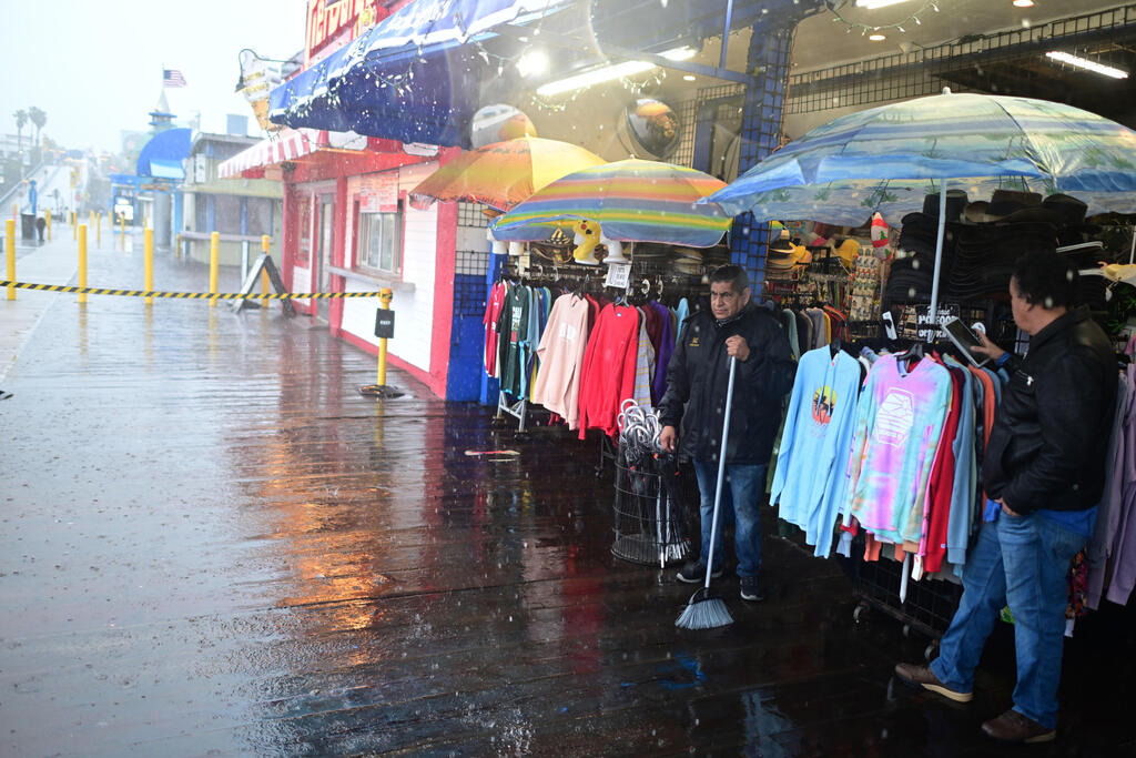 סופה סנטה מוניקה קליפורניה ארה"ב