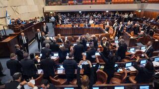 יותר כסף לביטחון, פחות לחינוך ובריאות: מה כולל תקציב המדינה שאושר הלילה