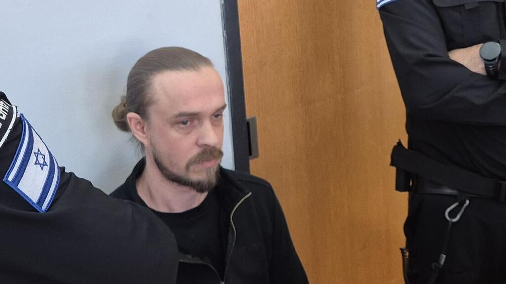 Денис Мокин в зале суда (Фото: Хасан Шаалан) דניס מוקין חשוד ברצח דיאר עומרי