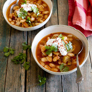 מרק עגבניות ושעועית לבנה