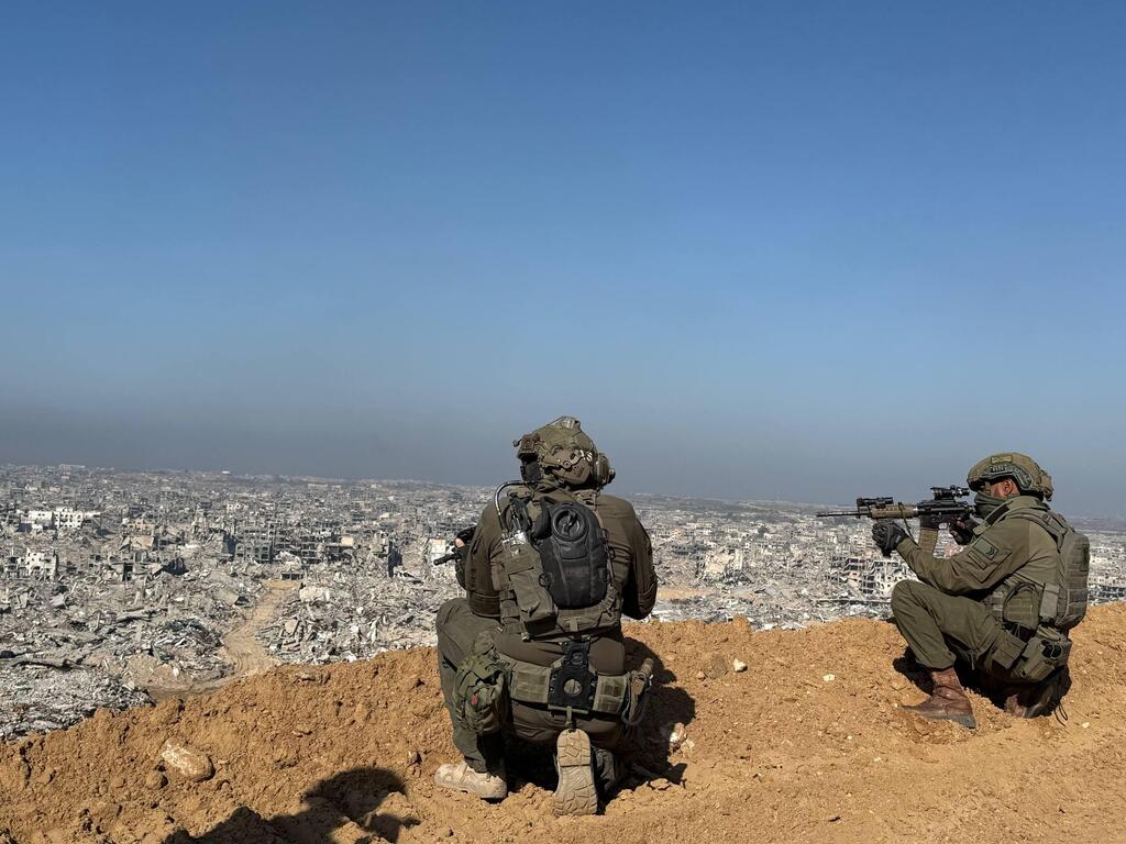 הכתב רוני גרין שאולוב בסיור בעזה עם מח"ט צפונית