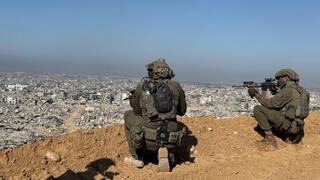 הכתב רוני גרין שאולוב בסיור בעזה עם מח"ט צפונית
