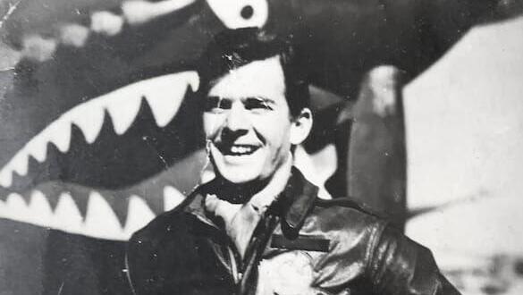 לוטננט ראשון מורטון שר