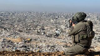 הכתב רוני גרין שאולוב בסיור בעזה עם מח"ט צפונית