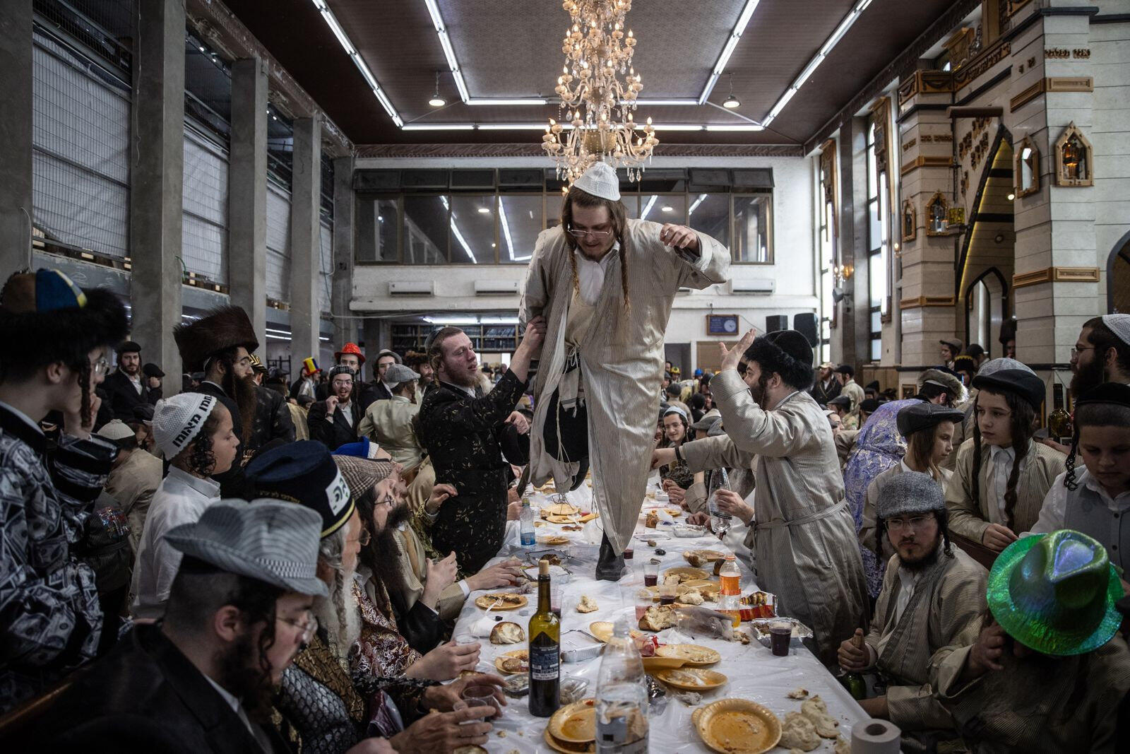 הכל על השולחן. פורים בירושלים  