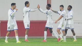 שחקני מכבי יפו שמחים